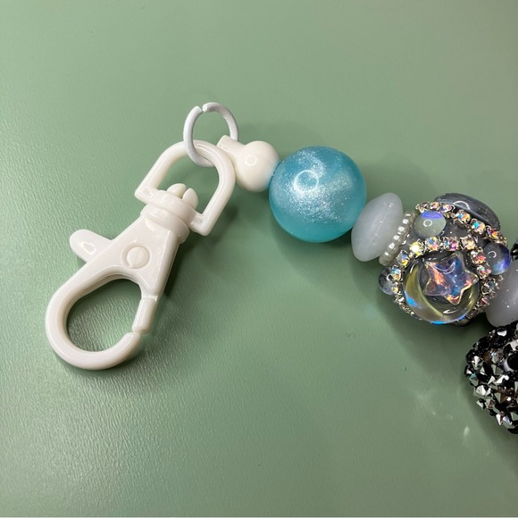 Fancy Handpainted Bow Handmade Beaded Keychain Pen - Picture 5 of 6